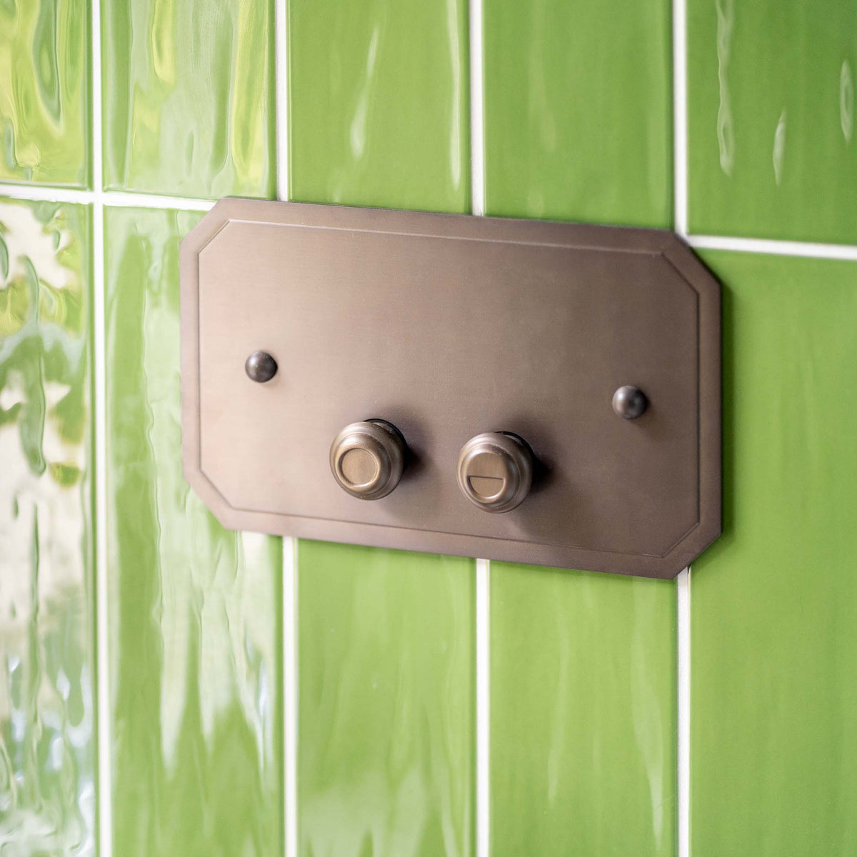 Ovington Dual-Flush Flushing Plate - Rutland London