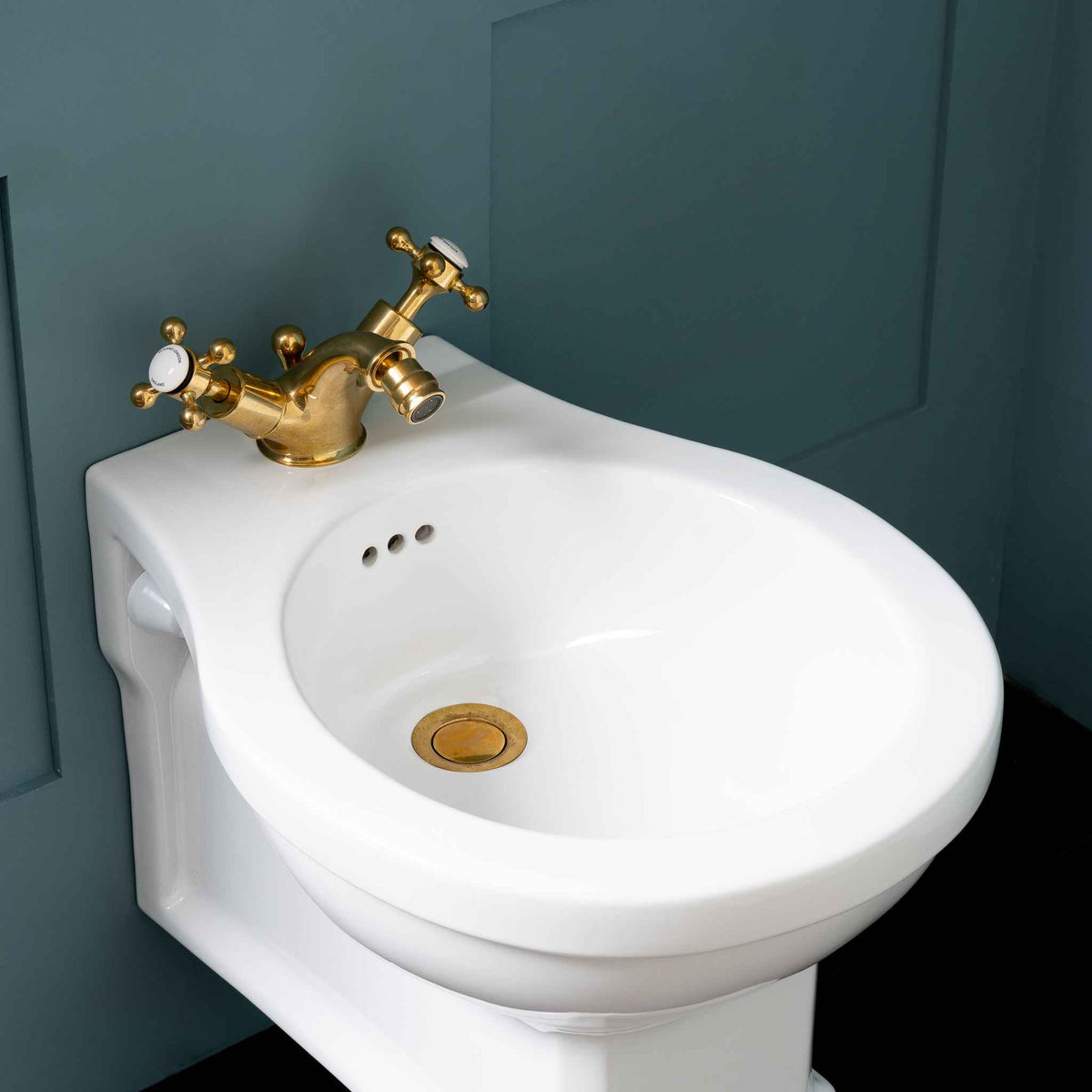 Nottingdale White Wall Hung Bidet - Rutland London