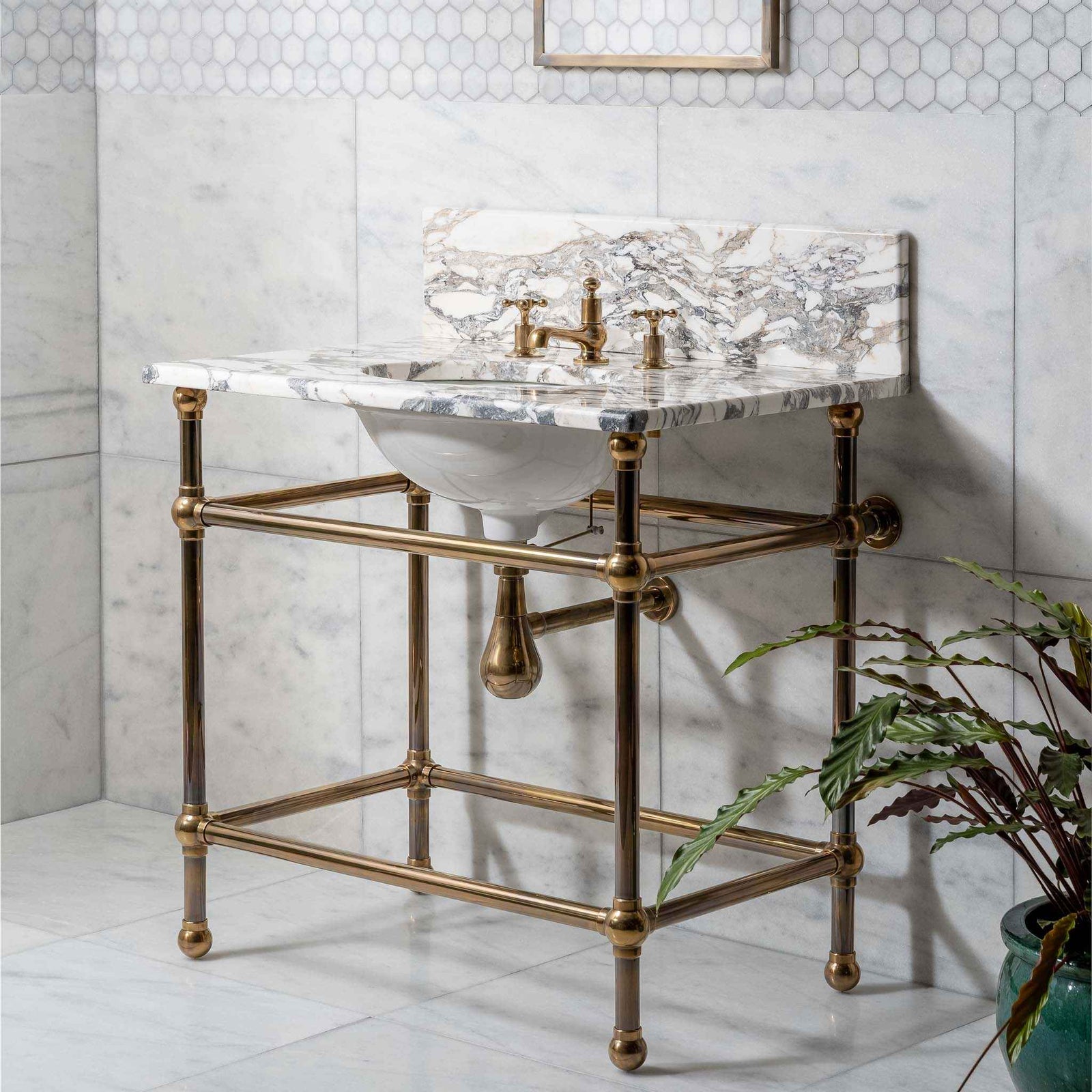 Regent Single Vanity Suite (Inc. Marble Top, Upstand & Basin) - Rutland London