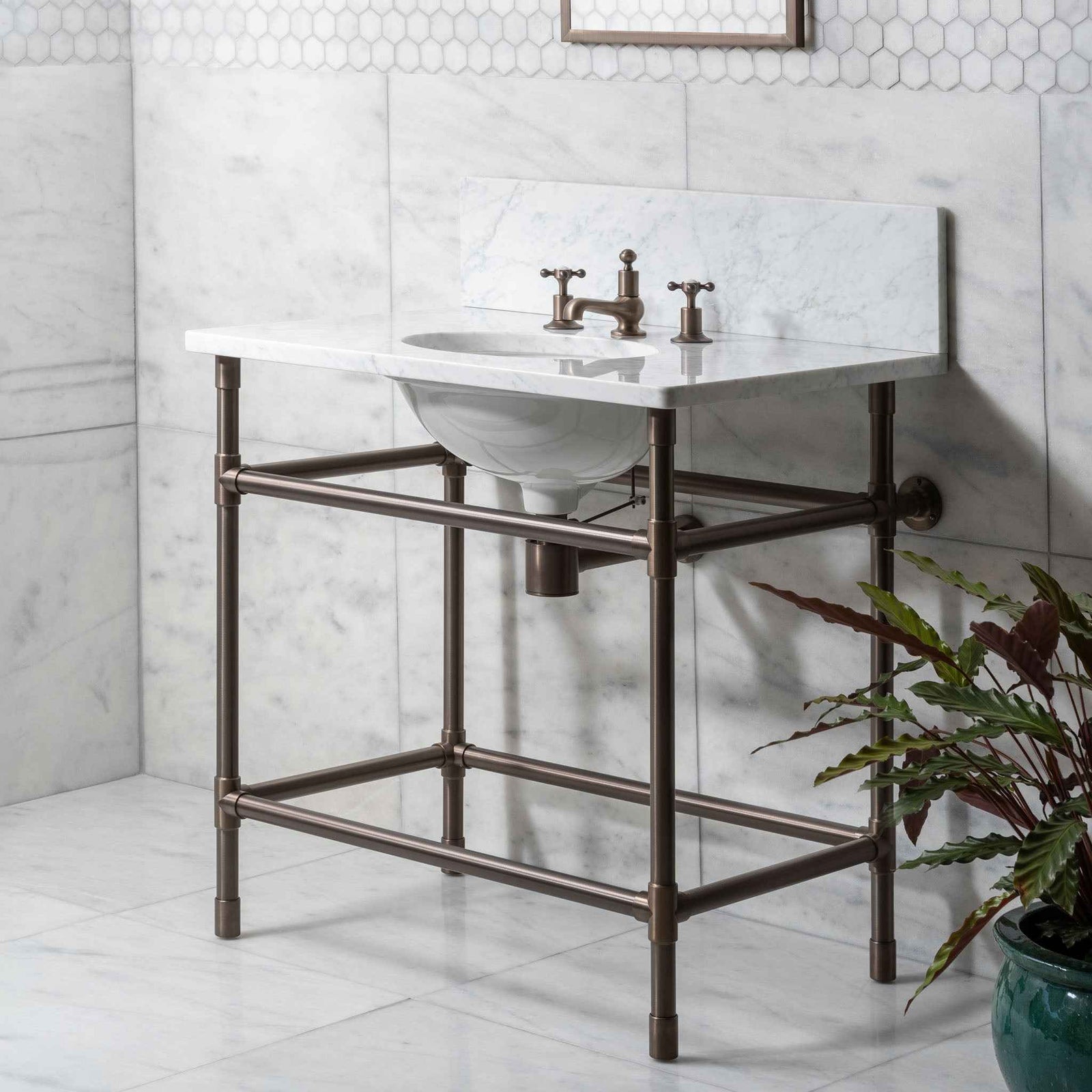 Camden Single Vanity Suite (Inc. Marble Top, Upstand & Basin) - Rutland London