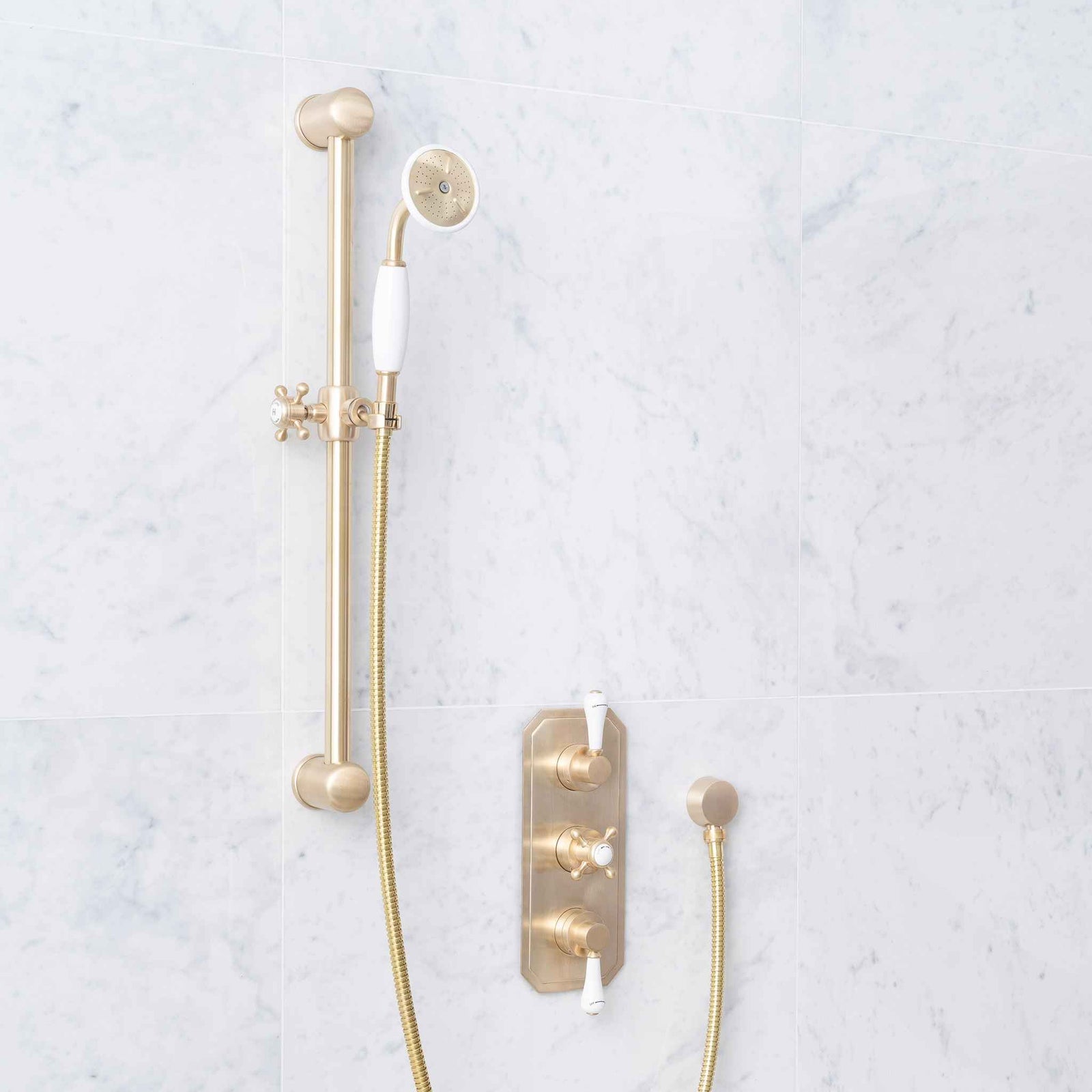 Cleaver White Ceramic Handle Handset, Hose, Wall Outlet & Slide Rail - Rutland London